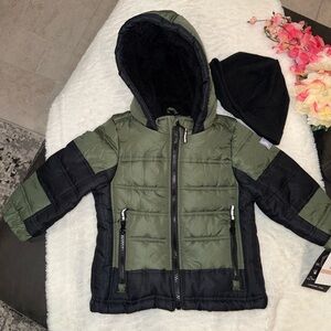 NWT London Fog Boys Green and Black Puffer Jacket with Hat Size 2T